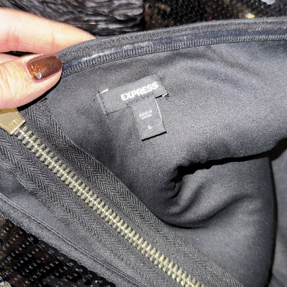 Express Sequin Feather Strapless - Picture 5 of 5